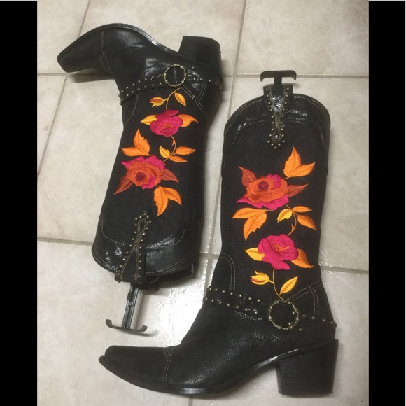 J.Renee Shoes - J Renee Dakota Western style boot sz 11 Knee High